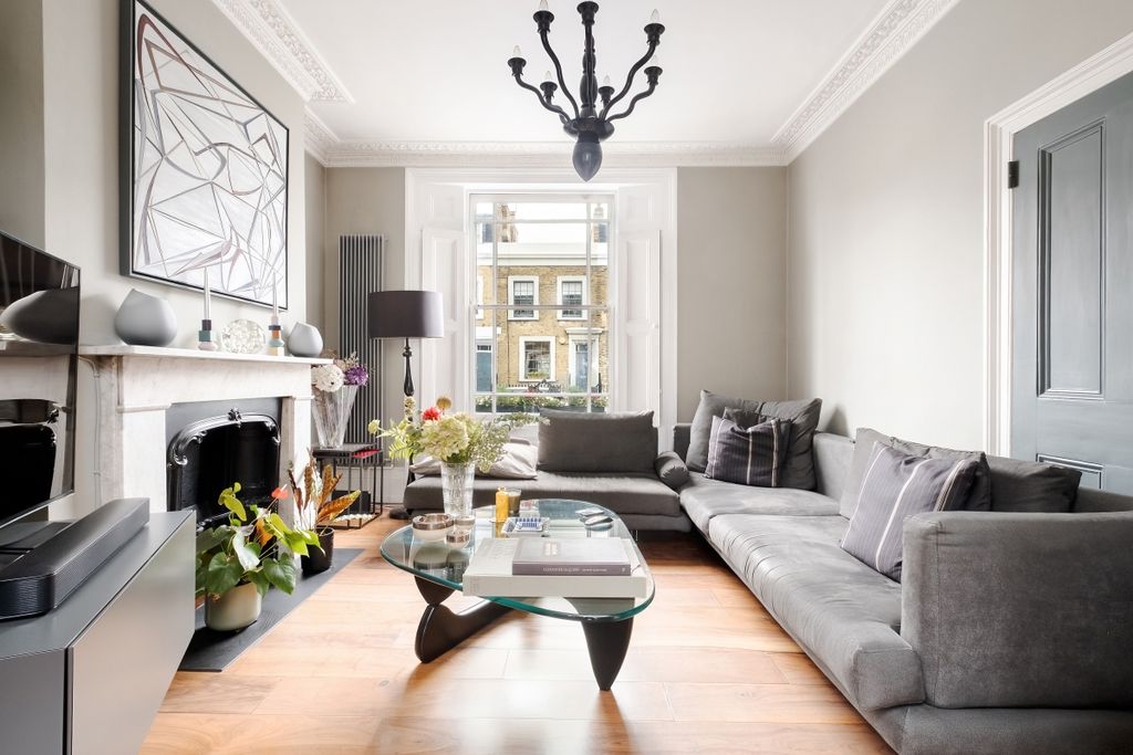 Property photo 2 of 25 Rees Street