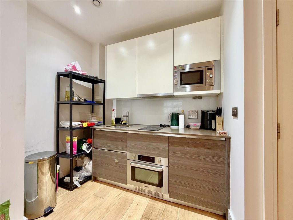 Property photo 2 of 5 Kitchen