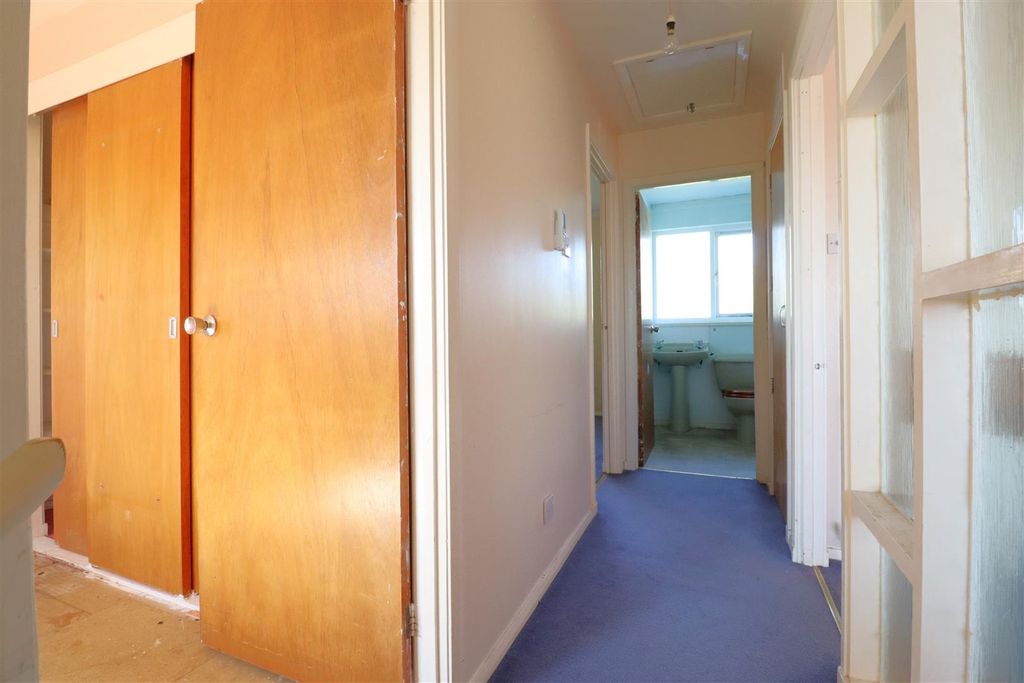 Property photo 2 of 24 Ent Hall (2).Jpg
