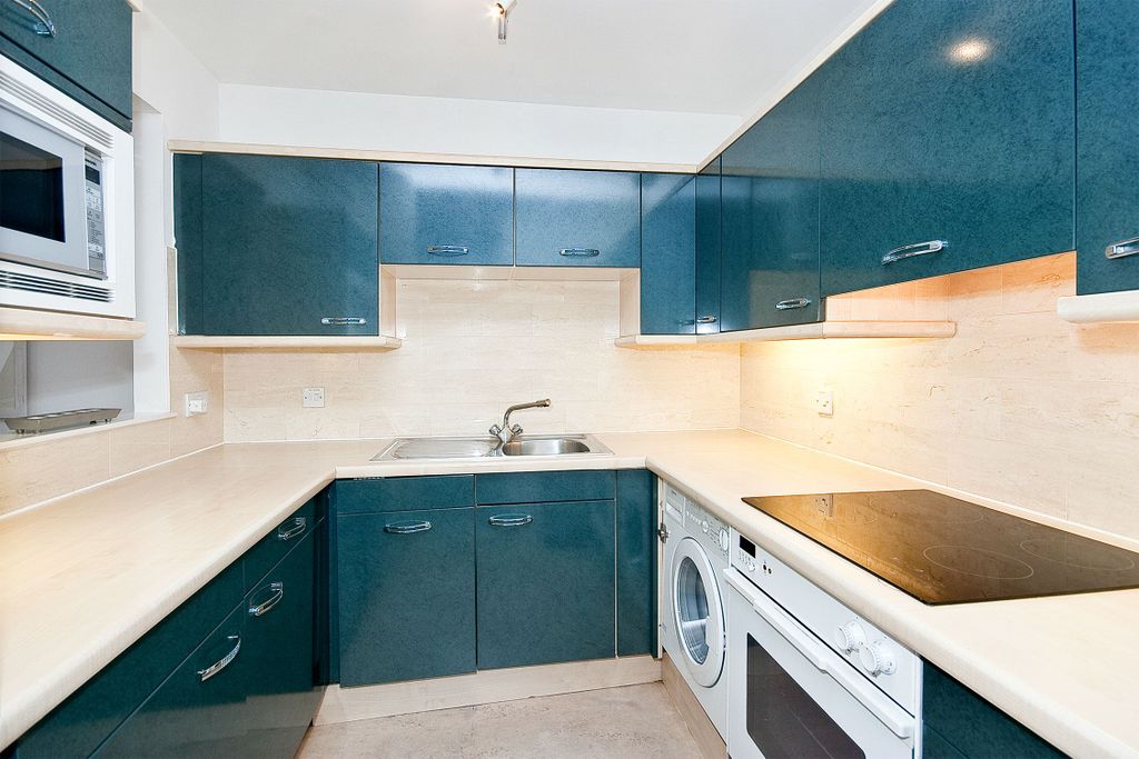 Property photo 2 of 8 Picture 5