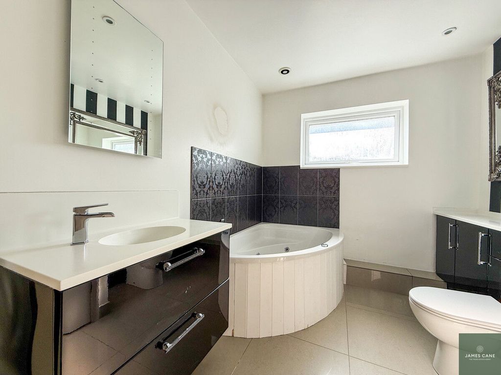 Additional image 17 of 4 bed detached bungalow for saleStation Road, Perranporth TR6