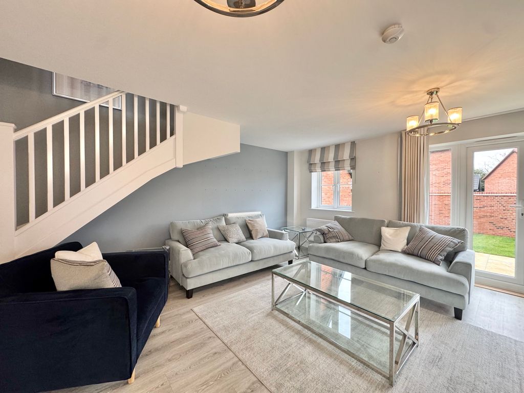 Property photo 3 of 14 Living Room