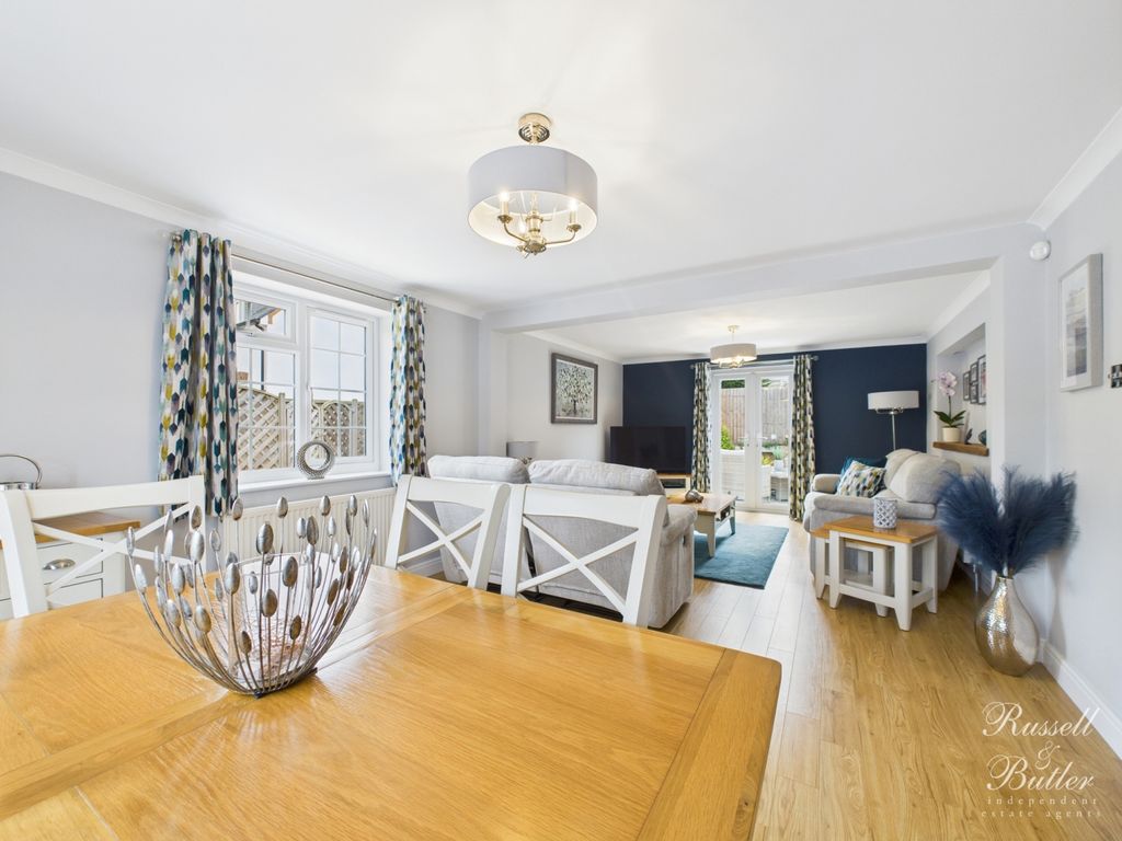 Property photo 2 of 18 Cam01995G0-Pr0344-Still015