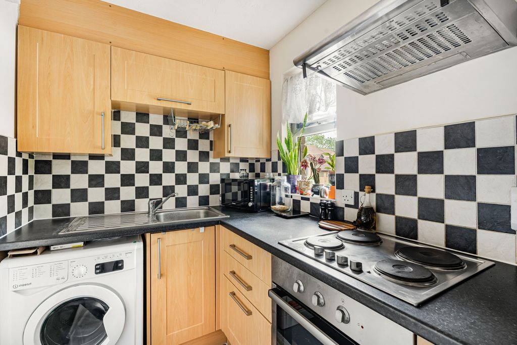 Property photo 3 of 13