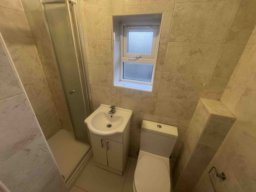 Property photo 3 of 8 Gallery