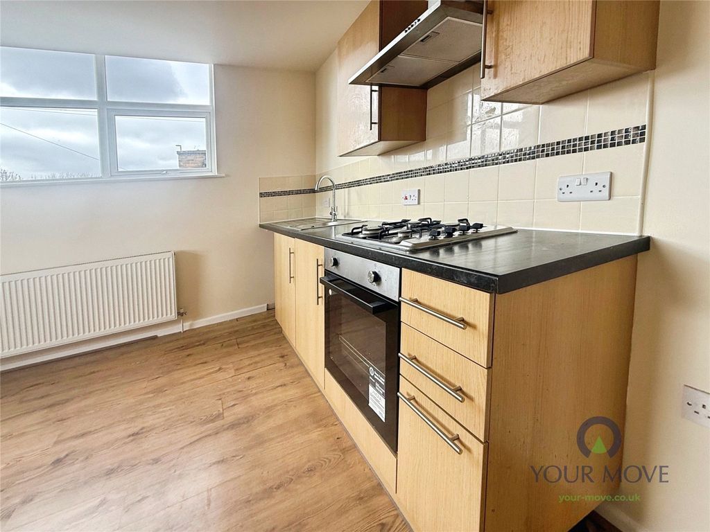 Property photo 2 of 6 Kitchen