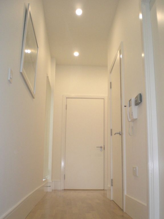 Property photo 3 of 12 Hall