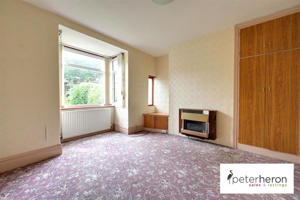 Property photo 3 of 16 Dining Room