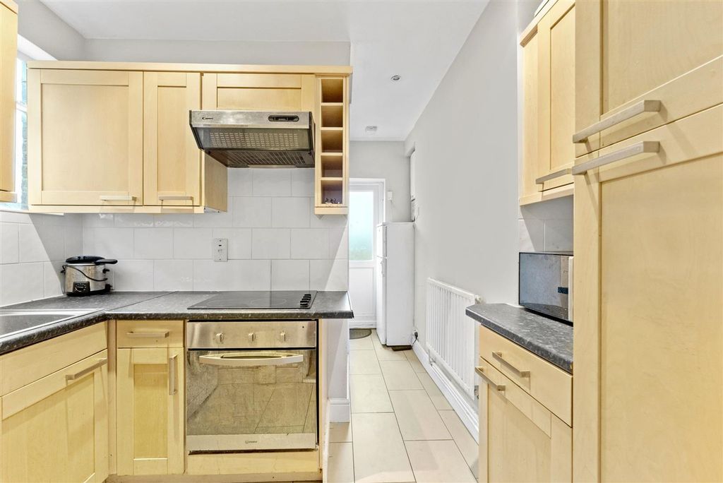 Property photo 3 of 8