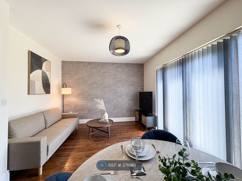 Property photo 3 of 35