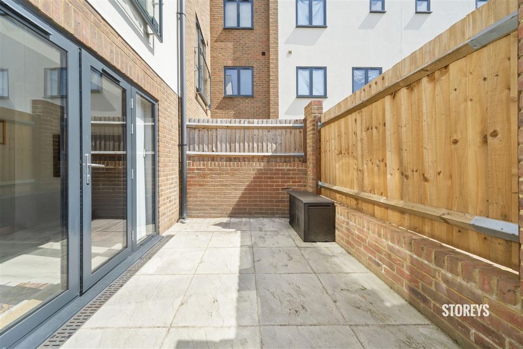 Property photo 3 of 35