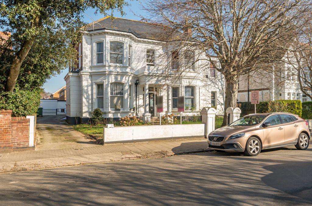 Property photo 1 of 10 1424014-18-69A953...