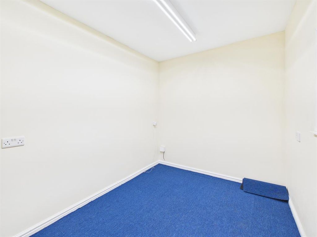 Property photo 3 of 4 Photo