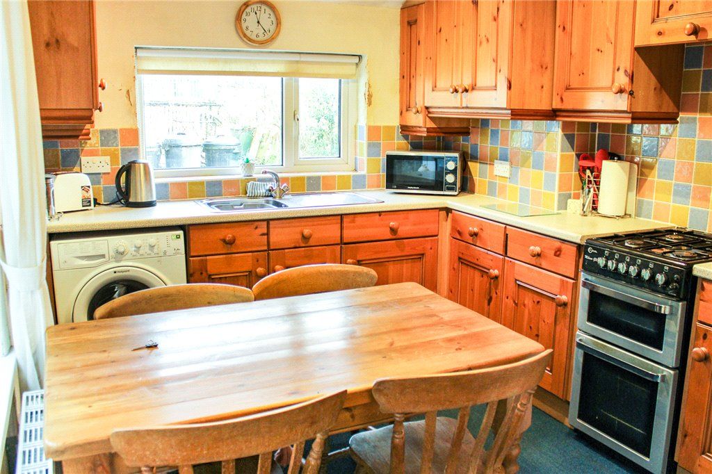 Property photo 3 of 14 Kitchen