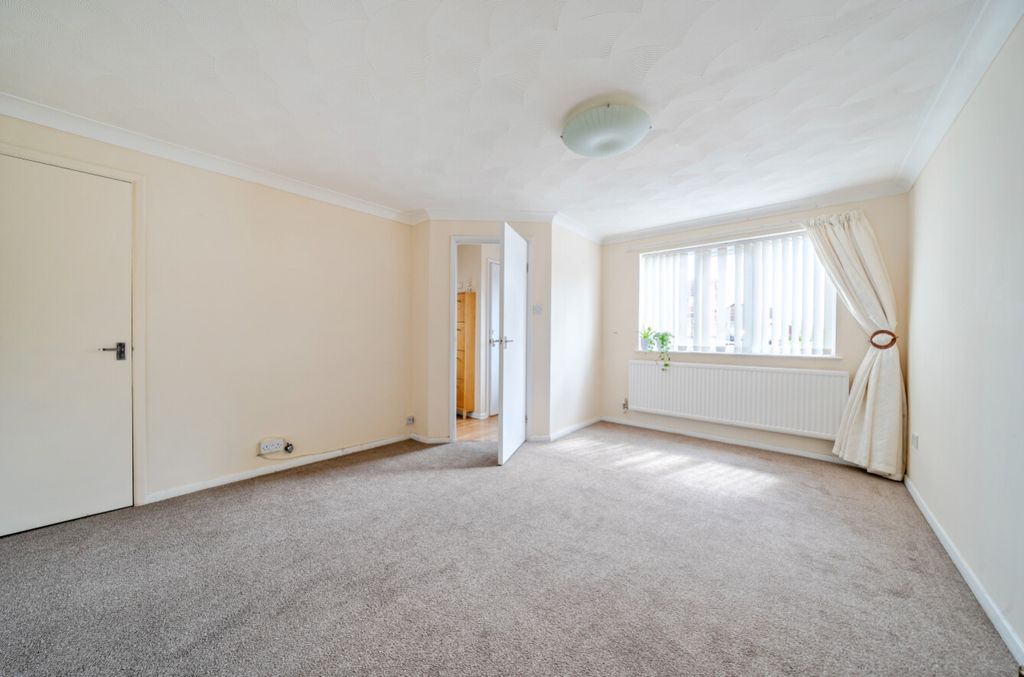Property photo 2 of 11 1446272-10-69Ef9Ceb6E659