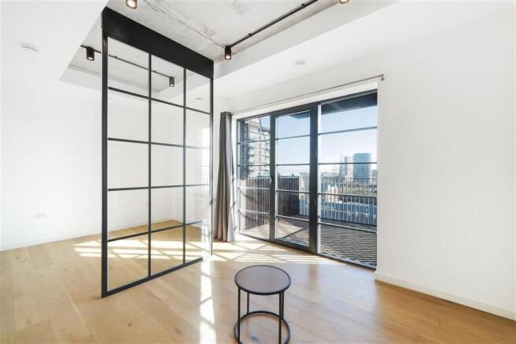 Property photo 1 of 10 (Main)