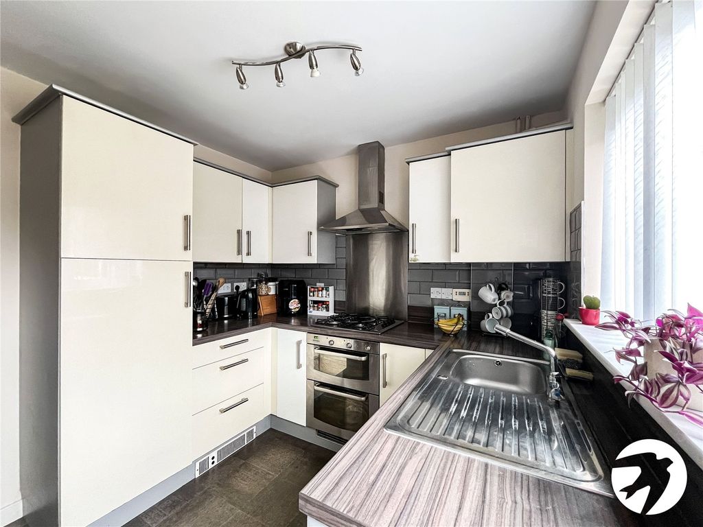 Property photo 3 of 16 Picture No. 13