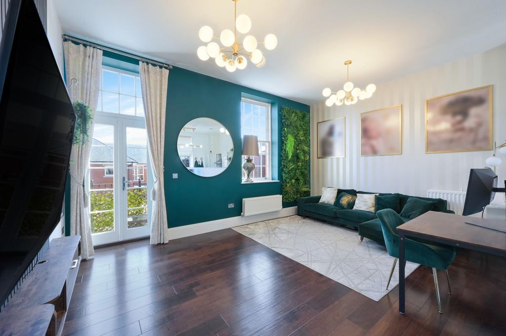 Property photo 2 of 12 Ashford Court 32  (8).Jpg