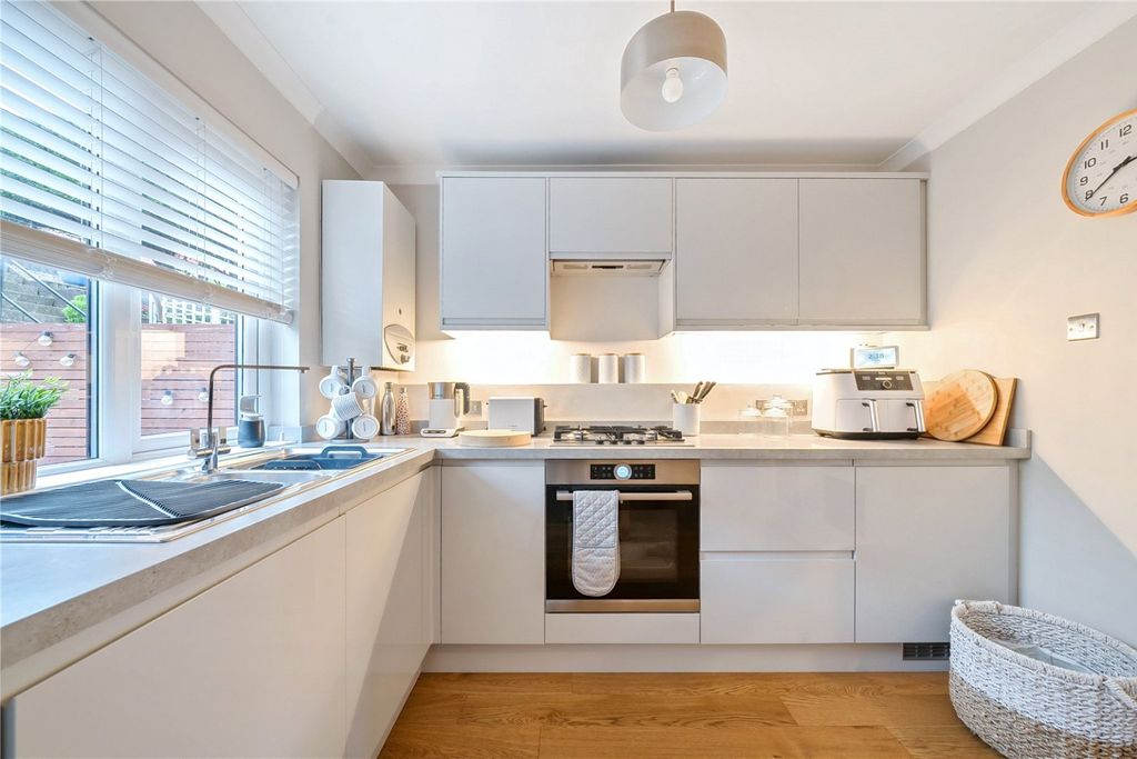 Property photo 3 of 15 4764563