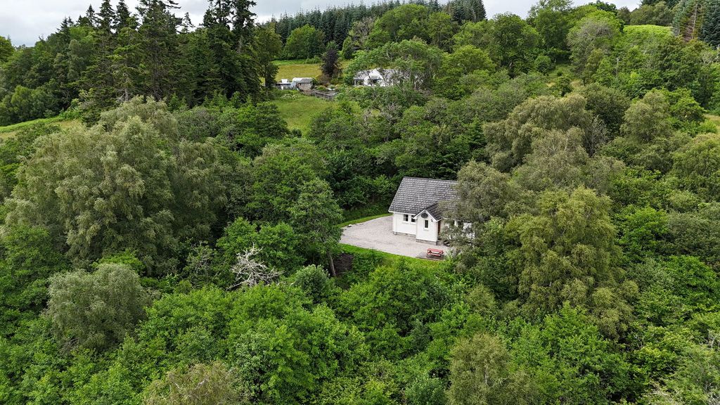 Property photo 2 of 21
