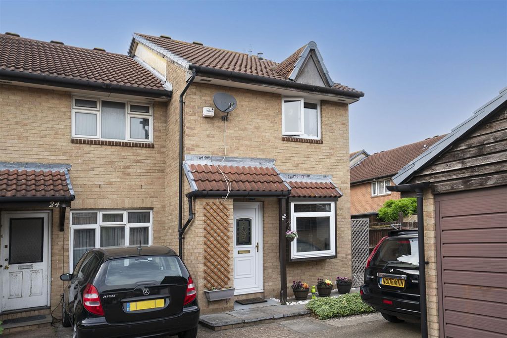 Property photo 1 of 9 22 Willow View Sw19 External 1.Jpg