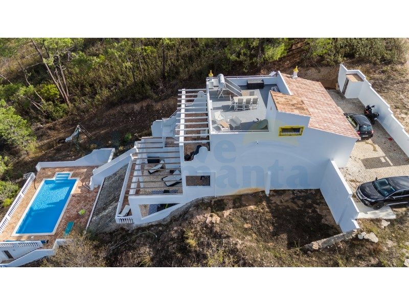 Property photo 2 of 40