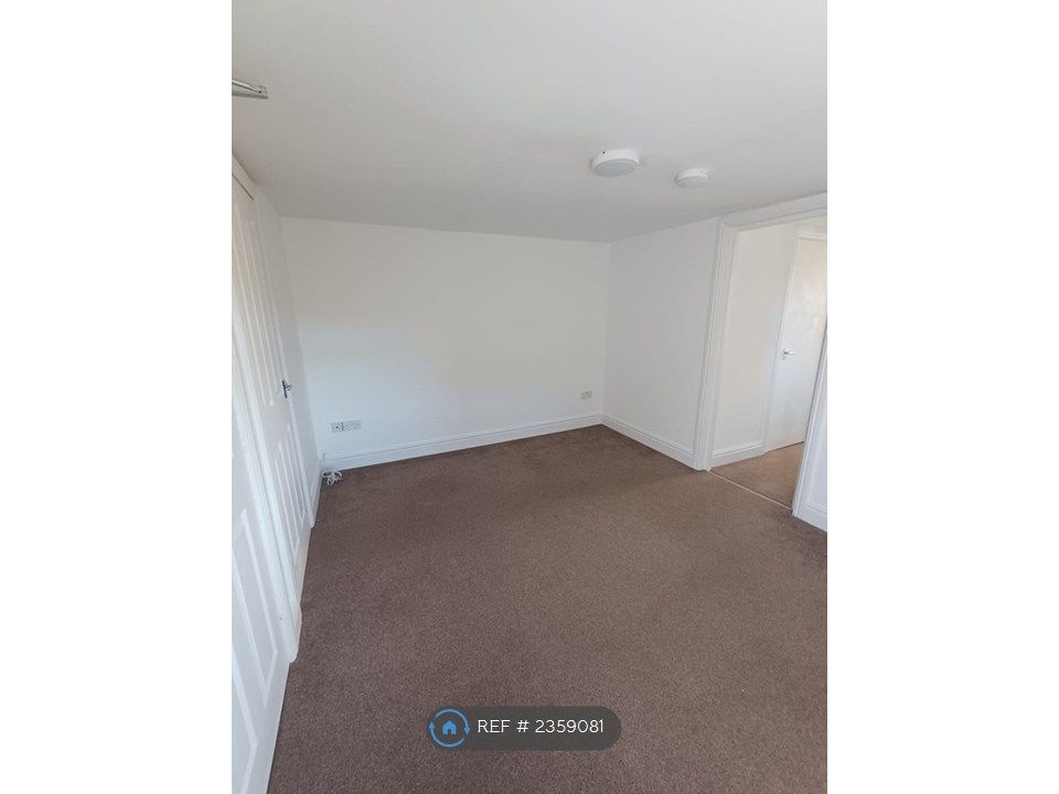 Property photo 2 of 6 Living Room 2