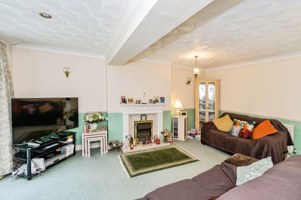 Property photo 3 of 16 Pbox-Img.Jpg