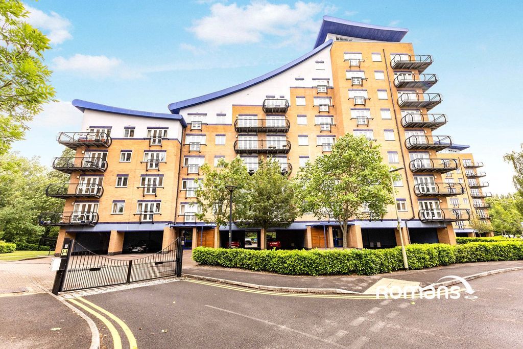 Property photo 1 of 10 Photo