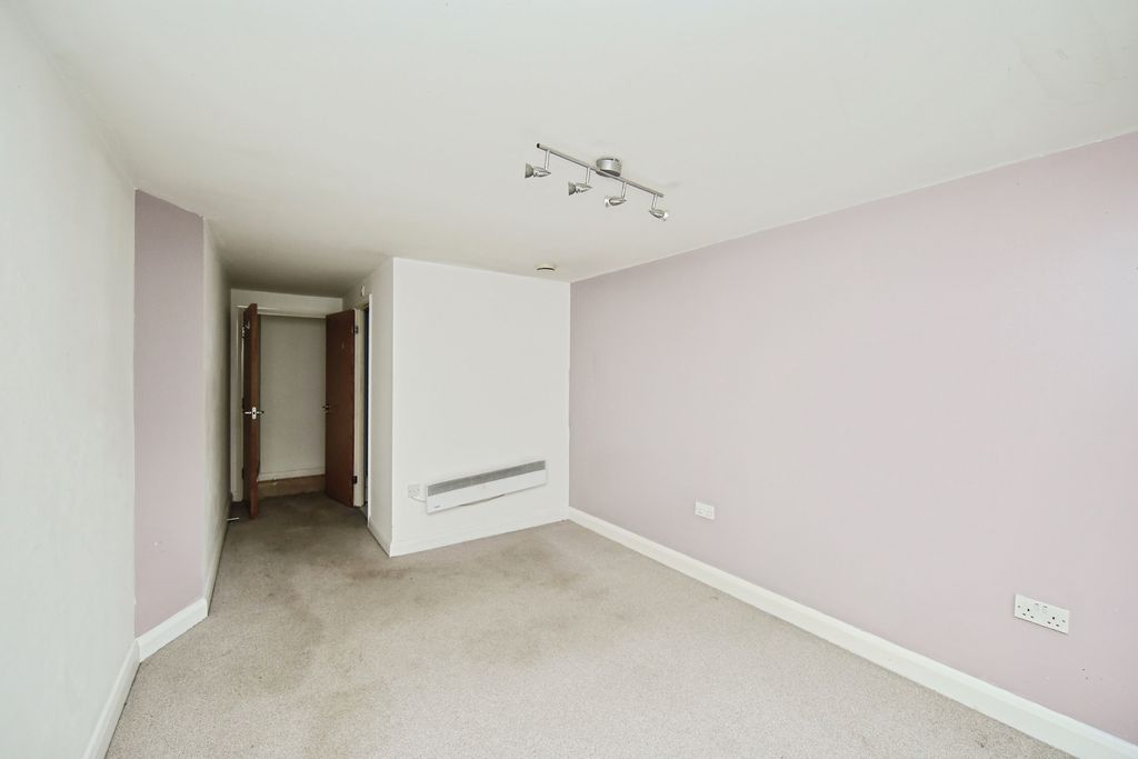 Property photo 2 of 18 Photo