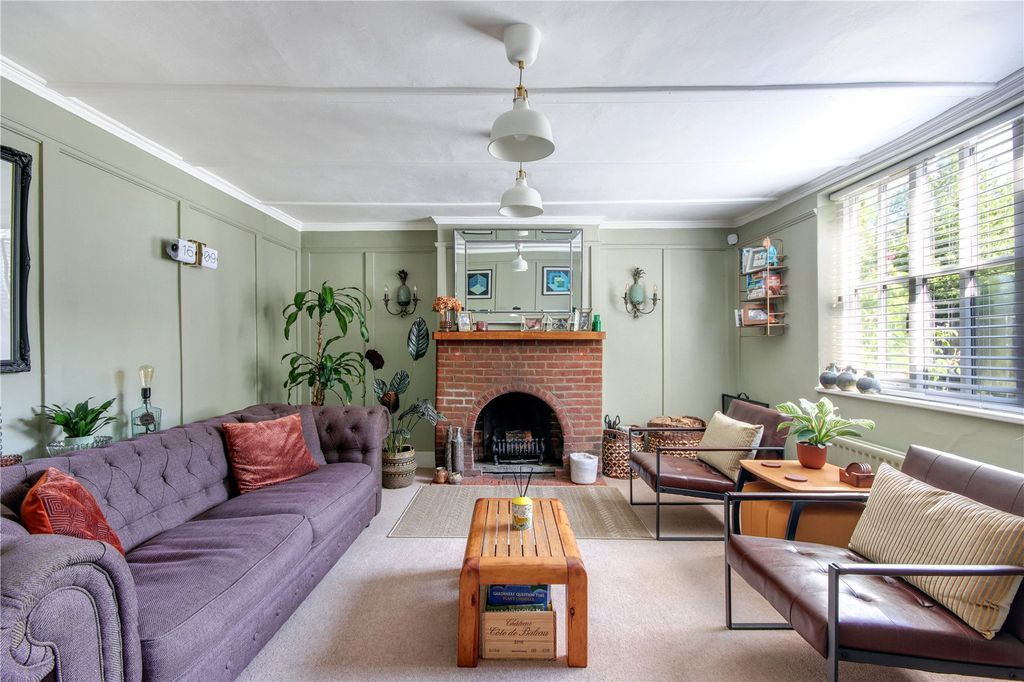Property photo 2 of 19 Sitting Room