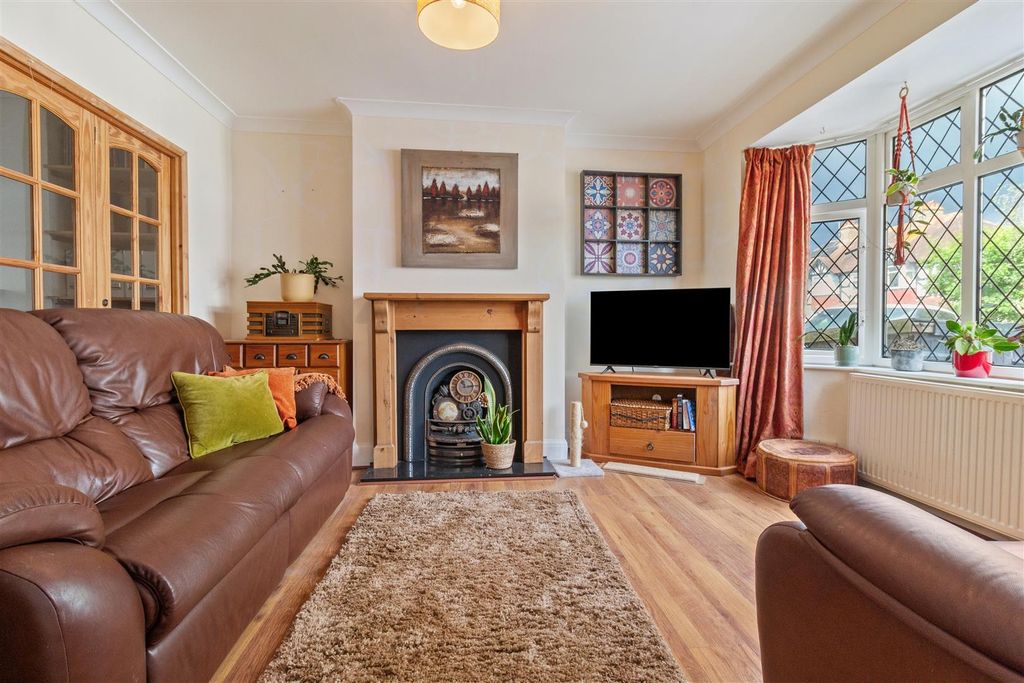 Property photo 2 of 20 83 Balcombe Avenue-001.Jpg