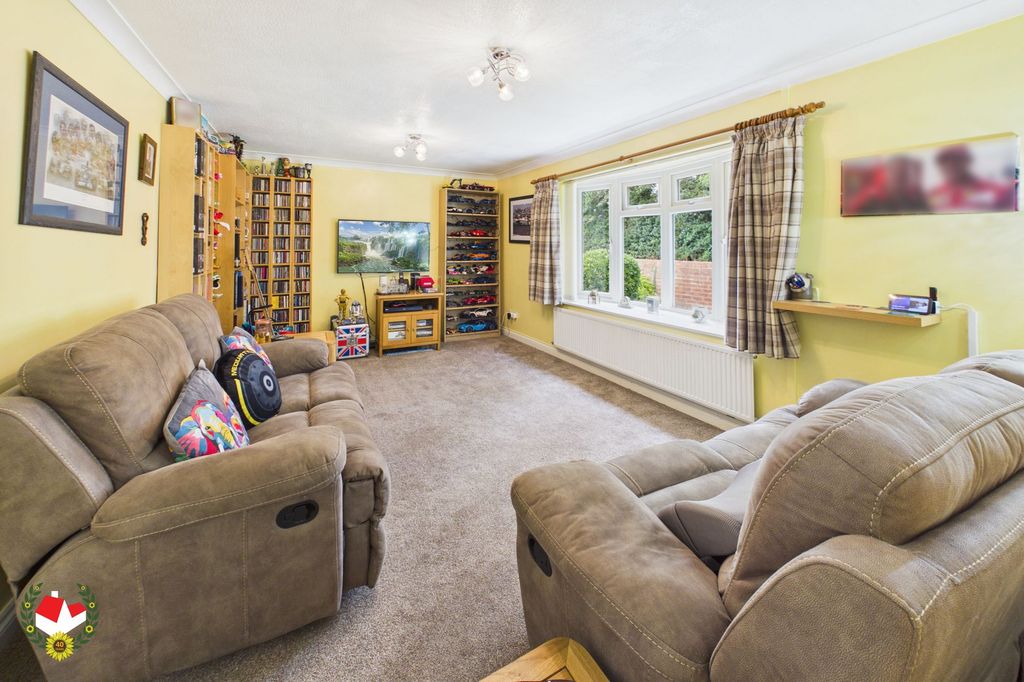 Property photo 2 of 11