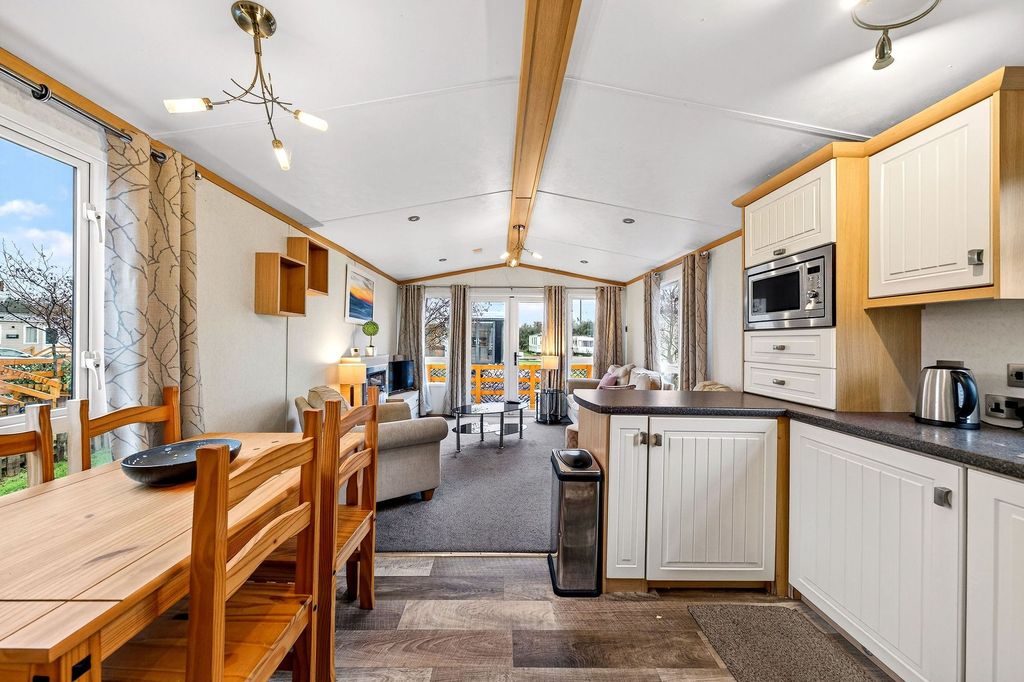 Property photo 2 of 20 Kitchen Diner