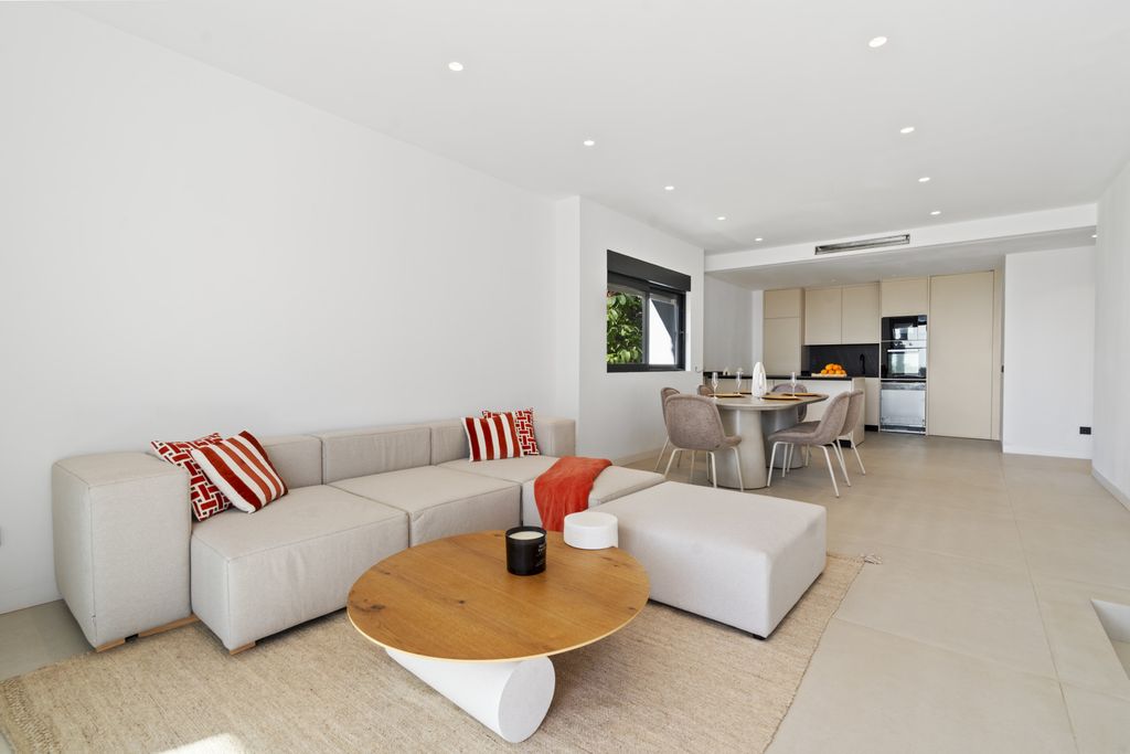 Property photo 2 of 12 Image