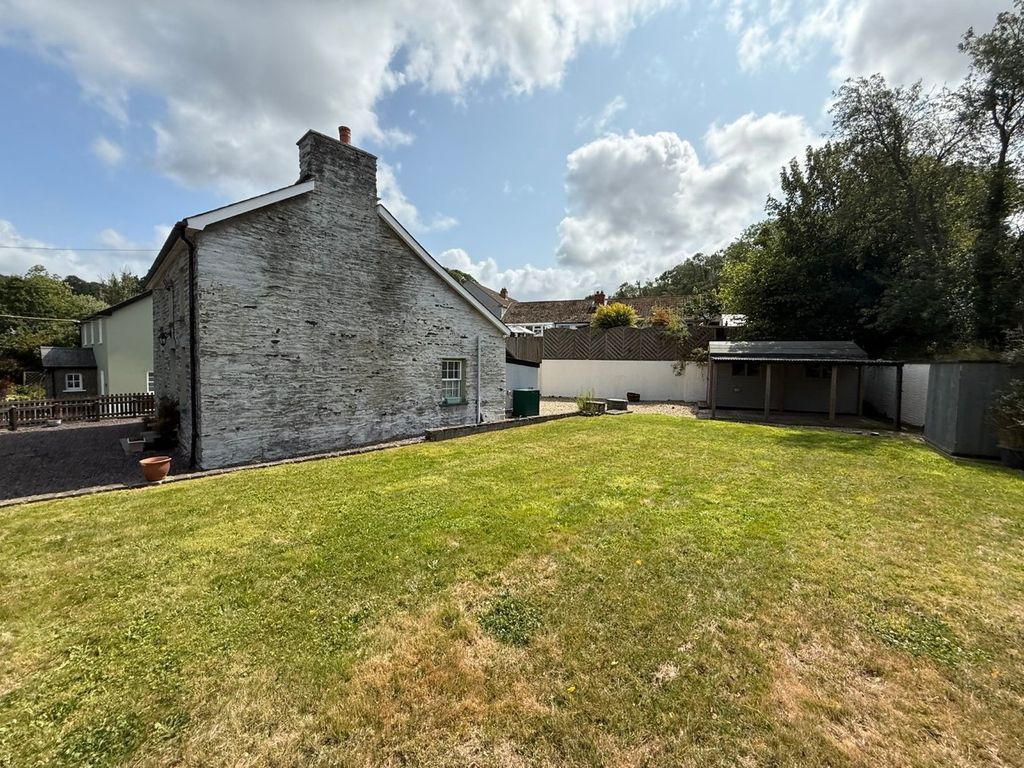 Property photo 3 of 43