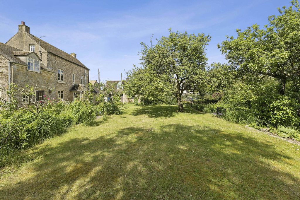 Property photo 2 of 25 Image