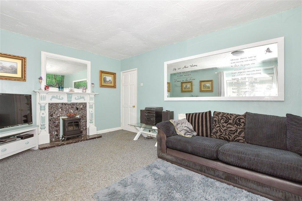 Property photo 3 of 14 Lounge