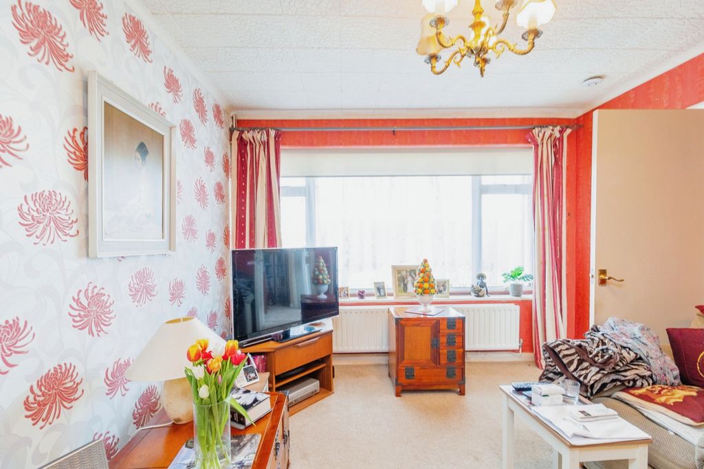 Property photo 3 of 15