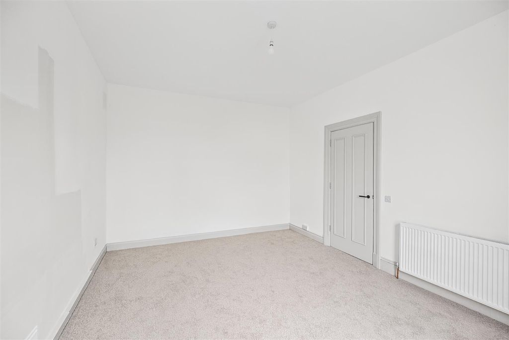 Property photo 3 of 21 Crossgates-13.Jpg