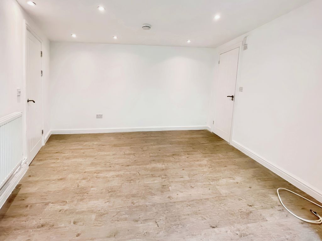 Property photo 3 of 9 Image