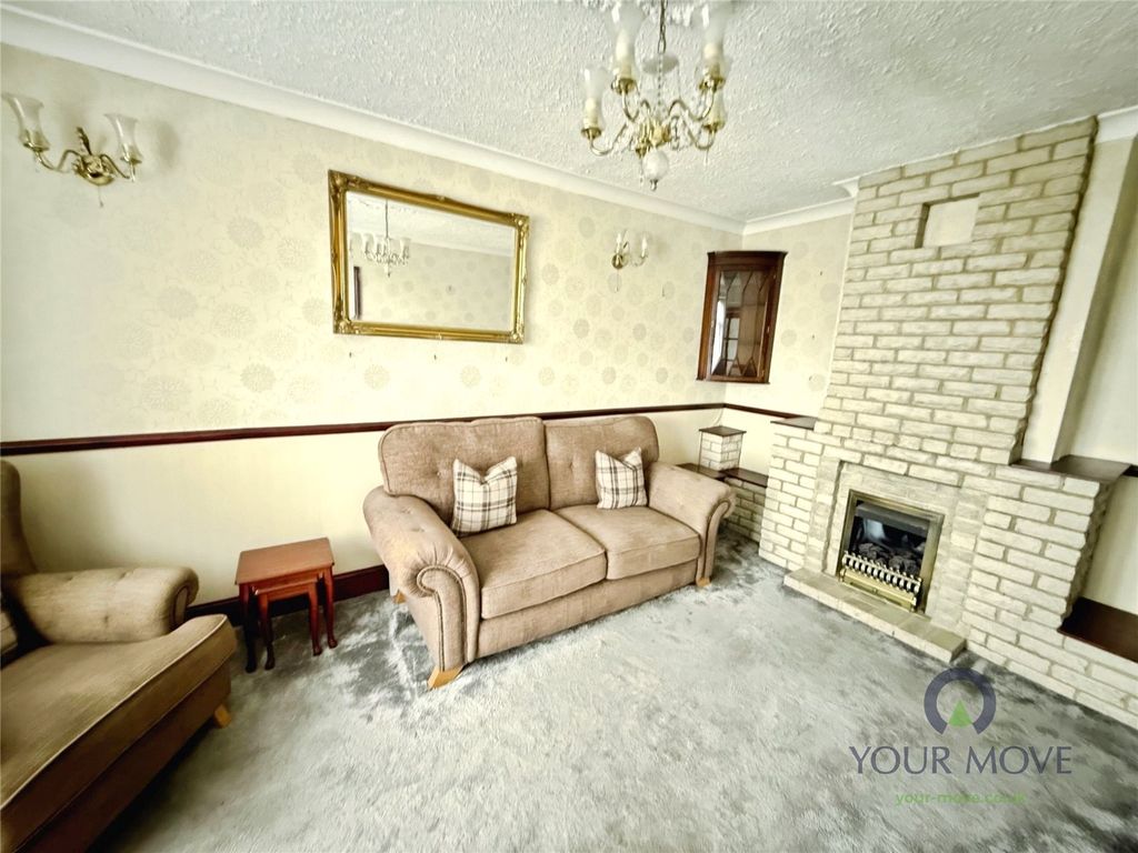 Property photo 3 of 11 Living Room