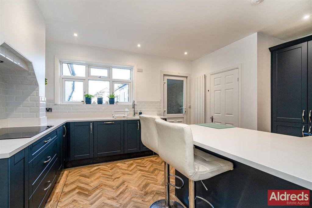 Property photo 2 of 20 Kitchen