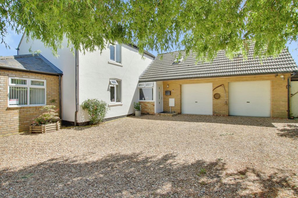 Property photo 1 of 30
