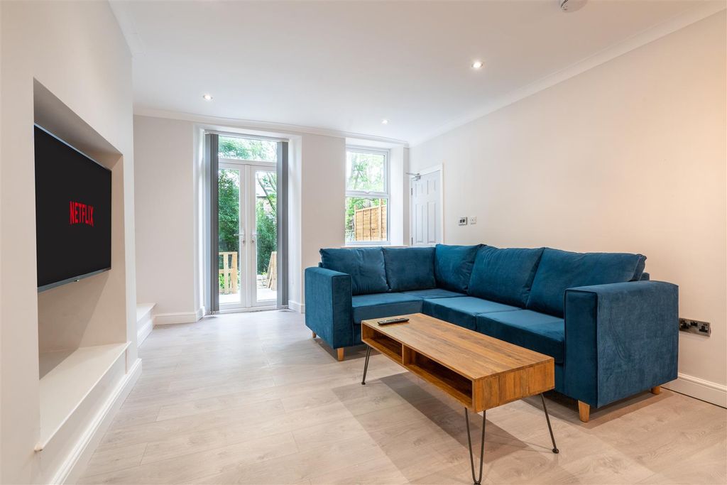 Property photo 3 of 15 Marlborough Road Kitchen 5.Jpg