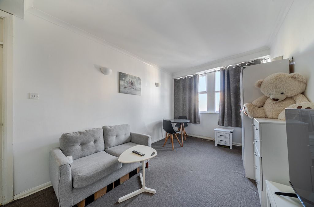 Property photo 2 of 9 Reception Room