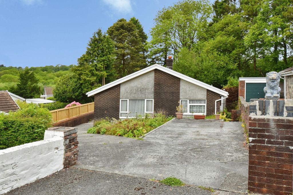 Property photo 1 of 19 Pbox-Img.Jpg