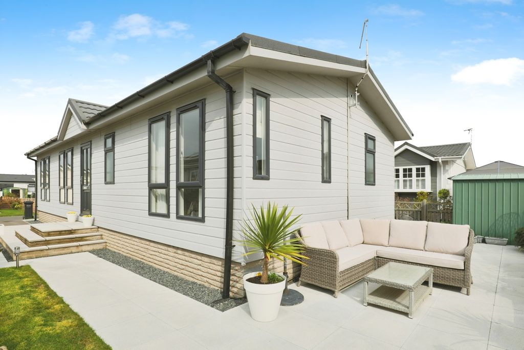 Property photo 1 of 17 Photo