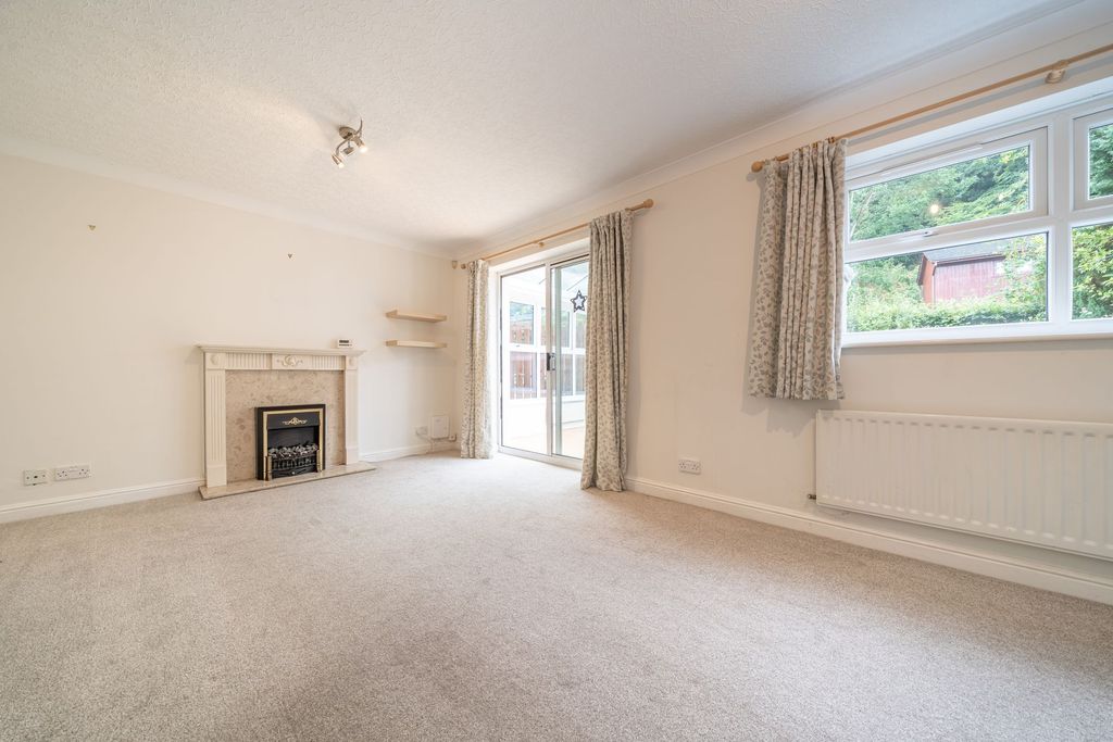 Property photo 2 of 26