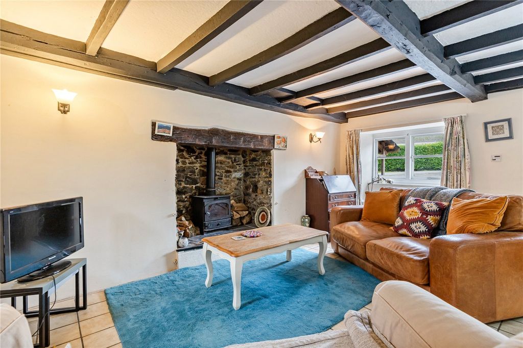Property photo 3 of 13 Sitting Room